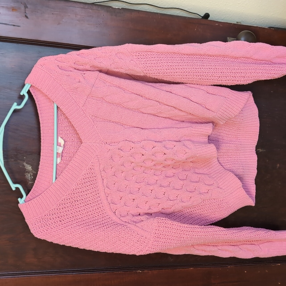 Pink slightly cropped sweater